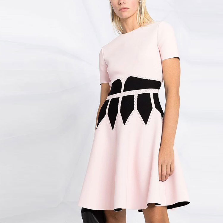 Details for (W) Alexander McQueen FW21 Gaun Pendek A-Line Lengan Pendek Logo Pink. 650284-Q1ASI-5061