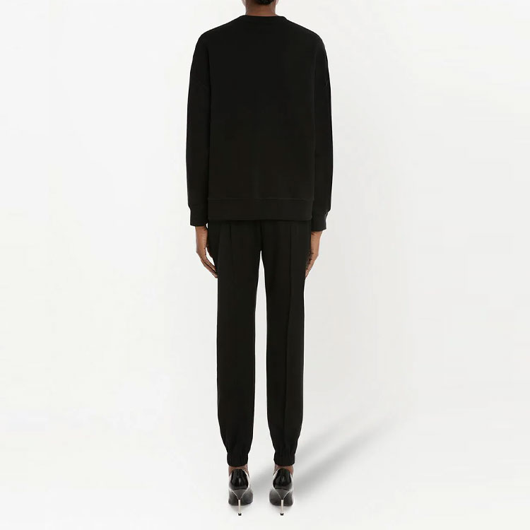 Shop (W) 알렉산더 맥퀸 FW21 시퀸 자수 로고 풀오버 맨투맨 블랙 668496-QZADS-0507