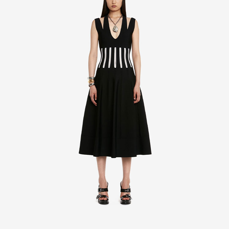 Lookbook (W) Alexander McQueen FW22 Gaun Midi Twill Tanpa Lengan Hitam 734595-Q1A5G-1104