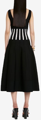 (W) Alexander McQueen FW22 Gaun Midi Twill Tanpa Lengan Hitam 734595-Q1A5G-1104 Shop (W) Alexander McQueen FW22 Gaun Midi Twill Tanpa Lengan Hitam 734595-Q1A5G-1104