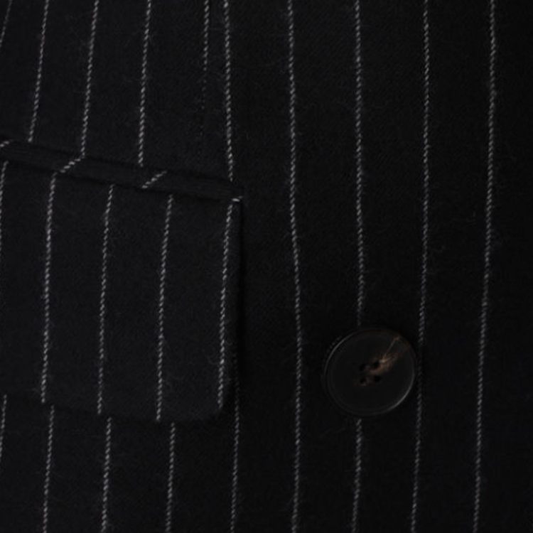 Shop (W) Alexander McQueen FW23 Blazer Hitam Garis Pinstripe Double-Breasted. 768496-QJAD3-1080