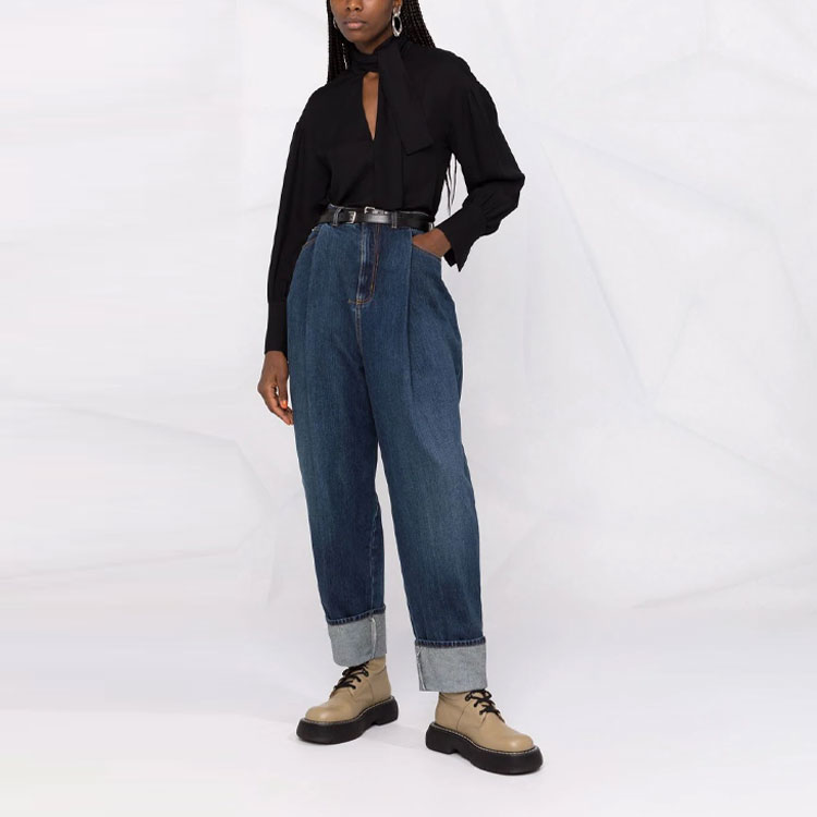 Lookbook (W) 亞歷山大·麥昆高腰錐形牛仔褲休閒丹寧。 666503-QMABD-4098