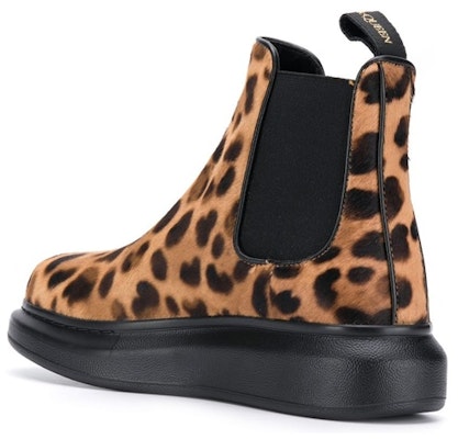 (W) Alexander McQueen Hybrid Chelsea Boot 'Coklat Leopard' 586399WLCZ62044 Lookbook (W) Alexander McQueen Hybrid Chelsea Boot 'Coklat Leopard' 586399WLCZ62044