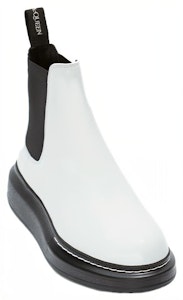 Alexander McQueen 亞歷山大·麥昆 小牛皮 黑色側邊拼飾 萬用切爾西靴 女款 白色 Lookbook Alexander McQueen 亞歷山大·麥昆 小牛皮 黑色側邊拼飾 萬用切爾西靴 女款 白色