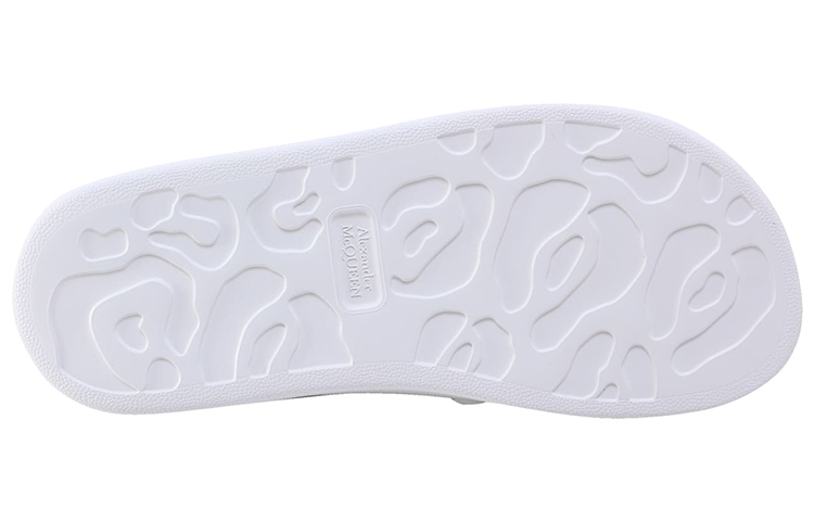 Shop Alexander McQueen亞歷山大麥昆 混合 橡膠 露趾 厚底 時尚涼拖 女款 白色