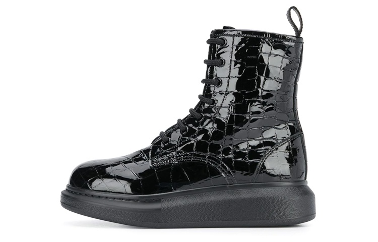 Buy (W) Bota Negra Alexander McQueen con Cordones y Punta Redonda de Moda 650797WHZH31000