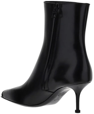 (W) Alexander McQueen Sepatu Boot Kulit Pendek 'Fashion Black' 719531WHSWD1081 Purchase (W) Alexander McQueen Sepatu Boot Kulit Pendek 'Fashion Black' 719531WHSWD1081