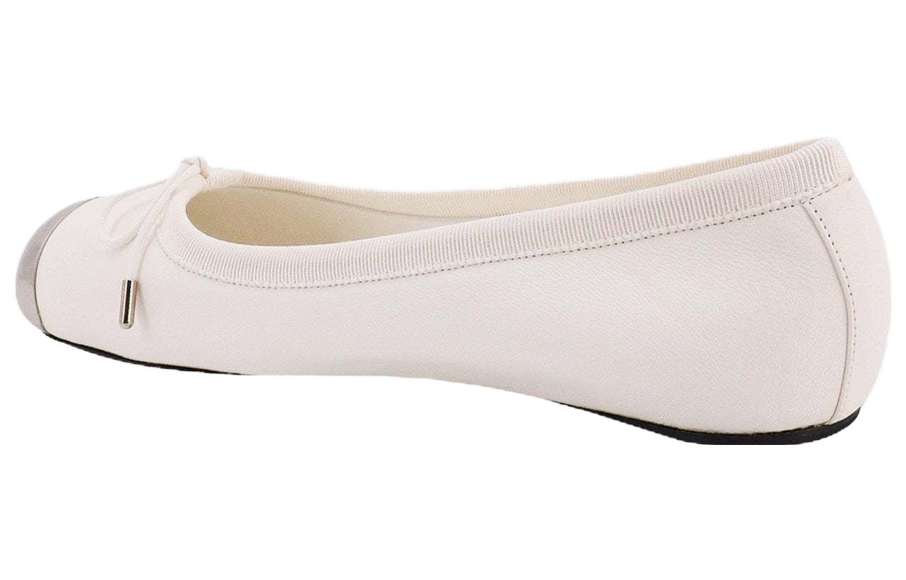 Shop Alexander McQueen亞歷山大麥昆 皮革 百搭時尚 休閒單鞋 女款 白色