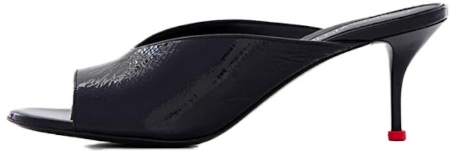 (W) Alexander McQueen Sandal Kulit Peep Toe Flat 'Hitam' 790126WIFF21037 Buy (W) Alexander McQueen Sandal Kulit Peep Toe Flat 'Hitam' 790126WIFF21037