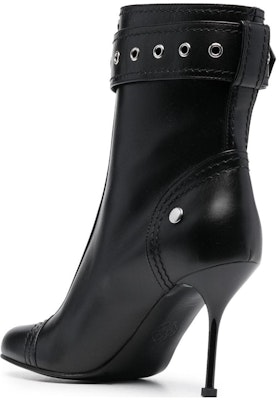 (W) Alexander McQueen Sepatu Boot Stilet dengan Tumit Runcing Kulit Hitam 757505WIDR3 Purchase (W) Alexander McQueen Sepatu Boot Stilet dengan Tumit Runcing Kulit Hitam 757505WIDR3