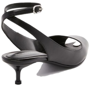 Alexander McQueen亞歷山大麥昆 皮革 露跟搭扣 時尚涼拖 4cm 女款 黑色 Shop Alexander McQueen亞歷山大麥昆 皮革 露跟搭扣 時尚涼拖 4cm 女款 黑色