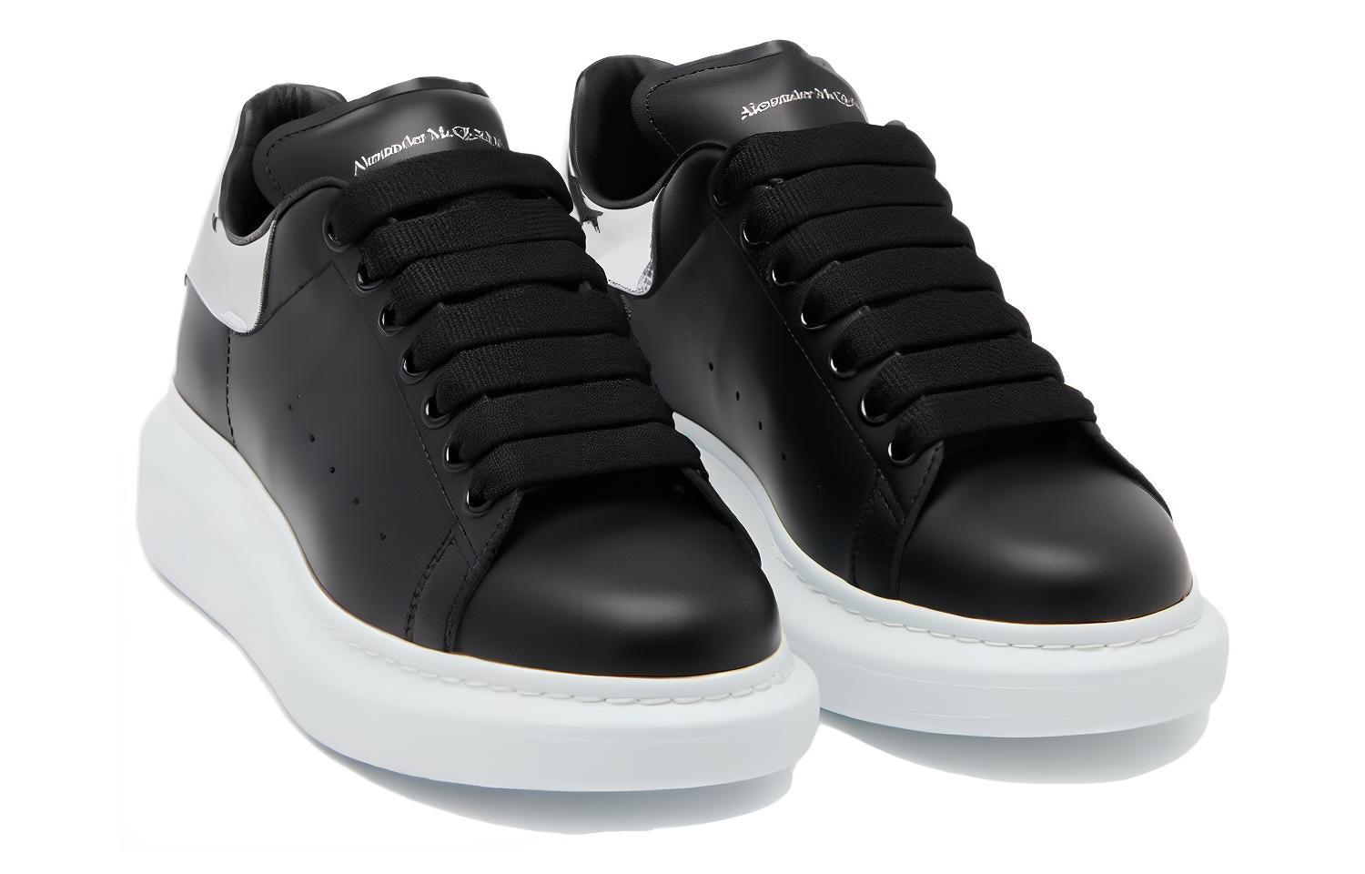 Lookbook (W) 알렉산더 맥퀸 블랙 레더 로우탑 (Alexander McQueen 블랙 로우탑 also acceptable) 718232WIEE41081