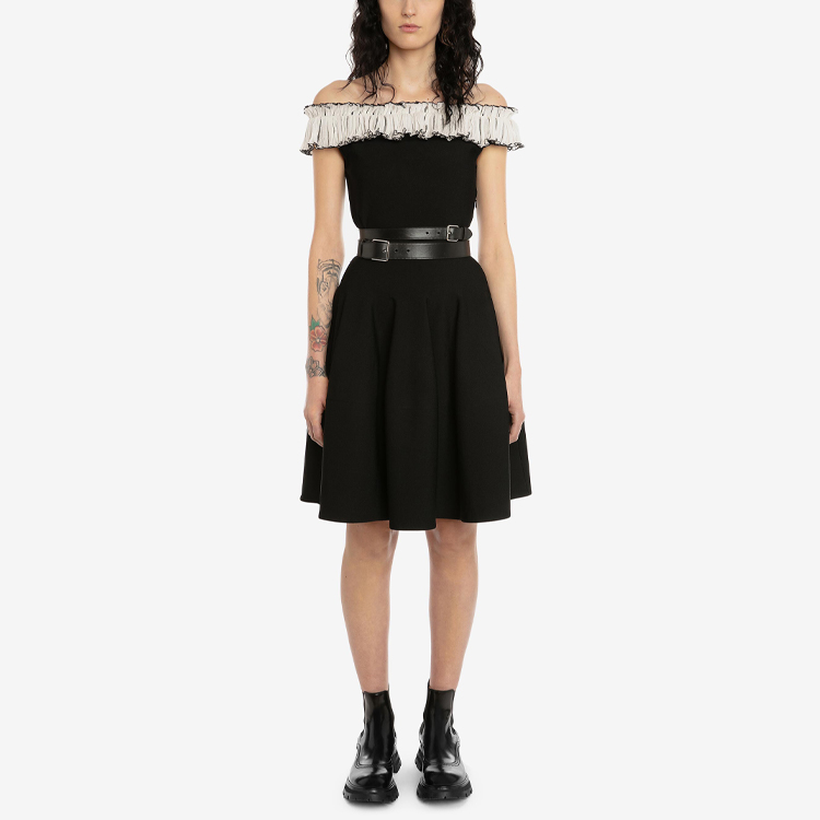Lookbook (W) Alexander McQueen Gaun Knit Tanpa Lengan Hitam Off-Shoulder Ruffle 667751-Q1AU2-1009