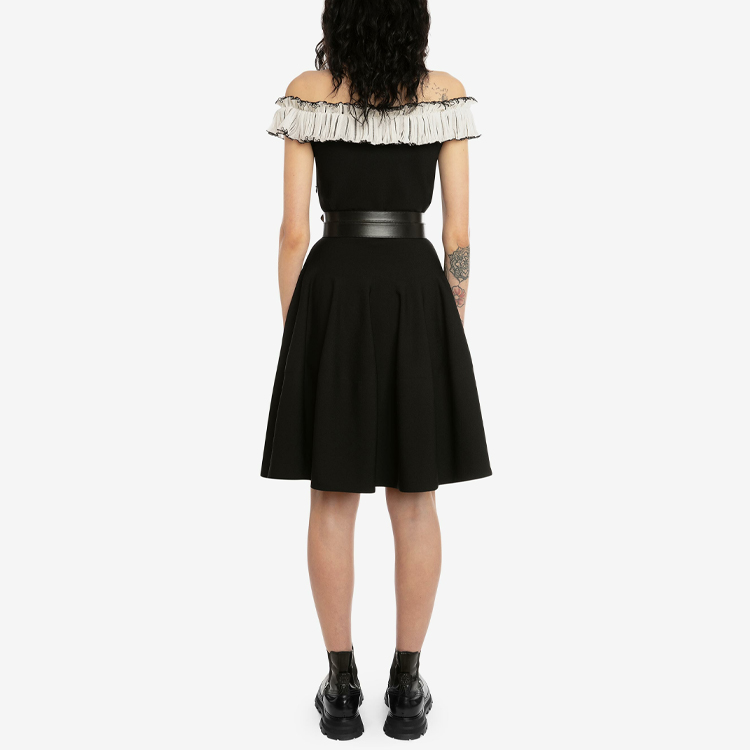 Shop (W) Alexander McQueen Gaun Knit Tanpa Lengan Hitam Off-Shoulder Ruffle 667751-Q1AU2-1009