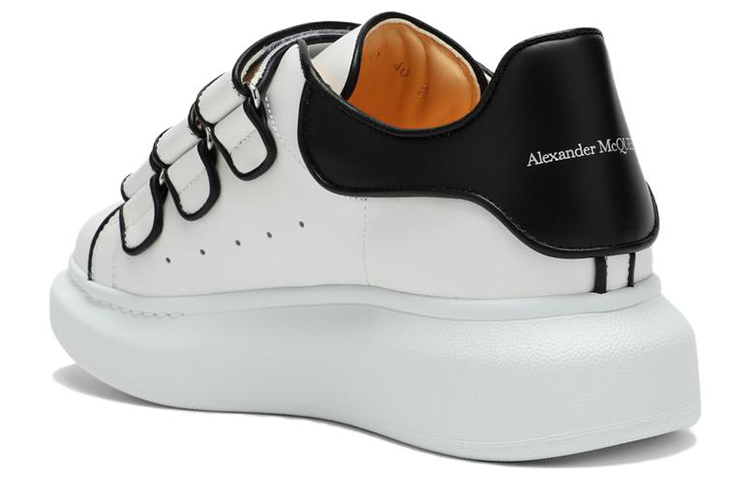 (W) Alexander McQueen Oversize Sole Sneakers 'White Black' 圖 4