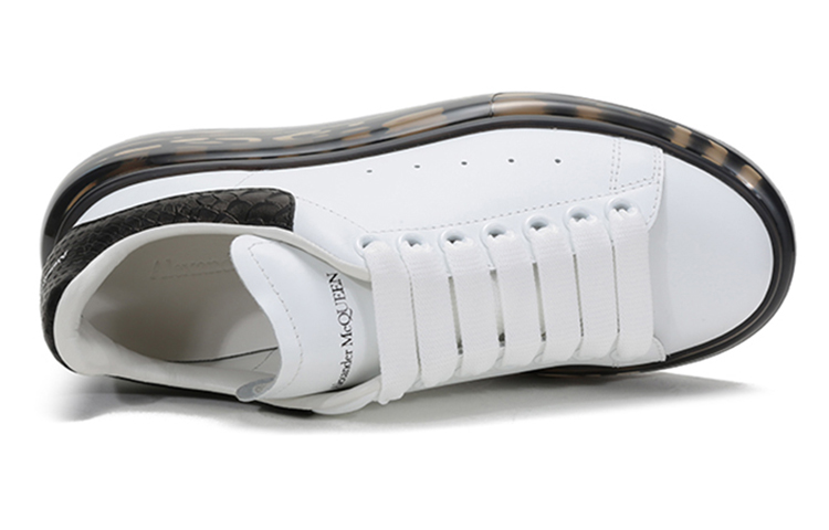 Purchase (Women) Alexander McQueen Oversized 'Simple Fashion Black and White Low Top Sneakers' 650796WHZ4V9061