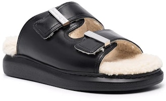 (W) Alexander McQueen Zapatillas Oversized Hybrid 'Shearling Black' 676728-WHXYB-1444 Lookbook (W) Alexander McQueen Zapatillas Oversized Hybrid 'Shearling Black' 676728-WHXYB-1444