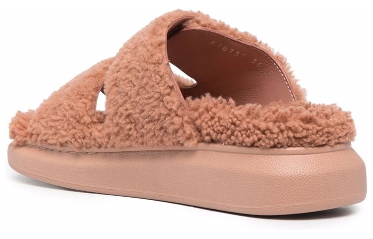 Lookbook (W) Alexander McQueen Oversized Hybrid Slide 'Shearling Pink' Wanita 676731-WLEK3-6818