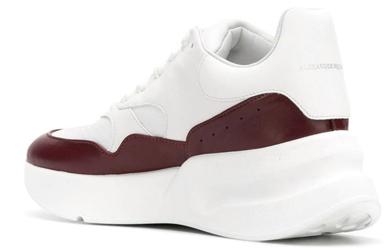Shop (W) Alexander McQueen Oversized Runner Nappa Kulit Lembu 'Putih Burgundy' 533710WHT999093