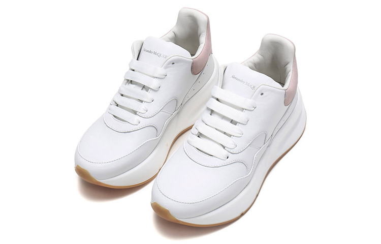 Lookbook (W) Alexander McQueen Oversized Runner Sneaker ''Weiß Rosa'' 586409WHRUB9182