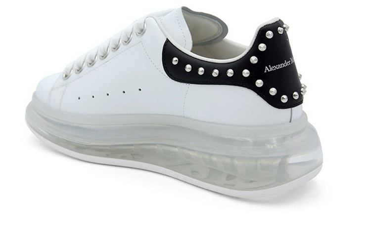 Order (W) Alexander McQueen Sepatu Oversized 'Clear Sole Studded - Putih Hitam' 650814-WHZ4X-9089