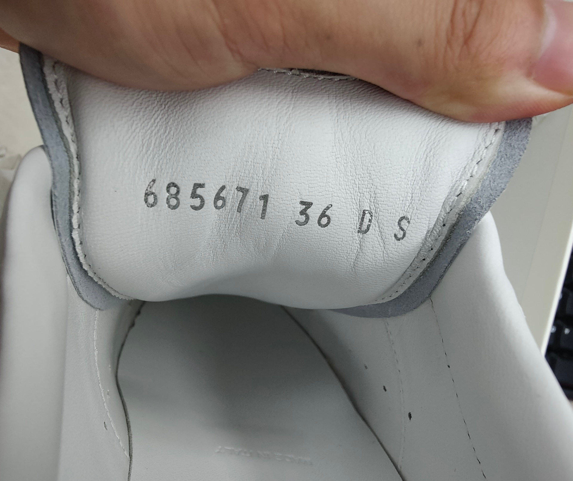 (W) Alexander McQueen Oversized Sneaker 'Colorful Heel Tab' 圖 2