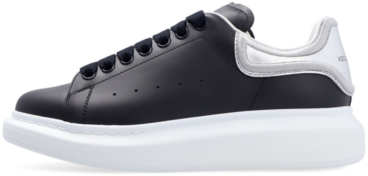 women-alexander-mc-queen-larry-oversized-sneakers-black-white-685666-wibn-64063