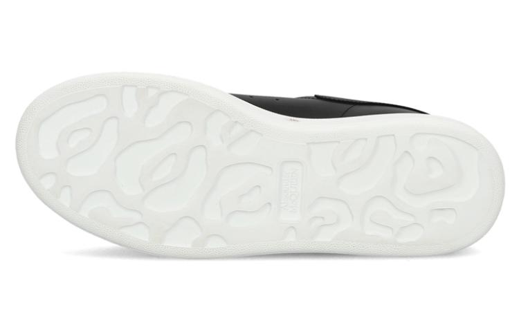 Shop (W) アレキサンダー・マックイーン オーバーサイズスニーカー ハート (黒/赤) 641859-WHZ4E-1066