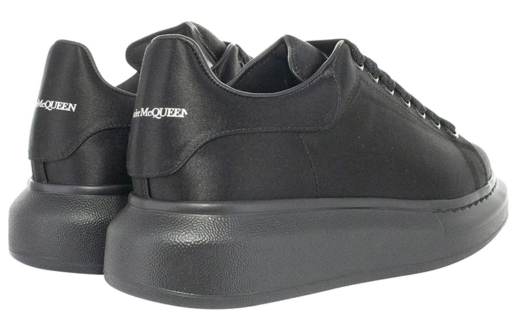 Shop (W) Alexander McQueen Oversized Sneaker 'Triple Black' Lelaki Kasut Hitam Penuh 685667-W4ACZ-1000