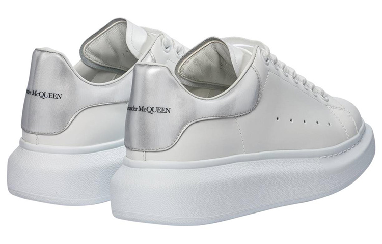 Shop (W) Alexander McQueen Sepatu Oversized 'Putih Perak'. 718232-WICGI-9071