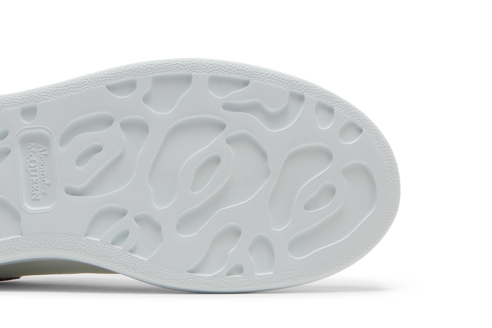 Shop (W) Alexander McQueen Sneakers Oversized 'Putih Pink Printers' 676702-WICGG-9993