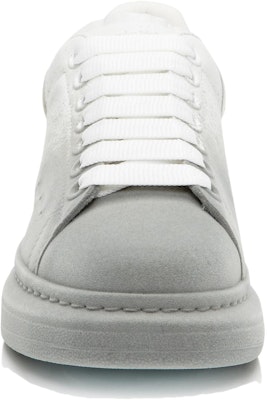 (W) Alexander McQueen Oversized Sneaker 'Putih Kelabu Velvet Spray' 586388WHWM29705 Shop (W) Alexander McQueen Oversized Sneaker 'Putih Kelabu Velvet Spray' 586388WHWM29705