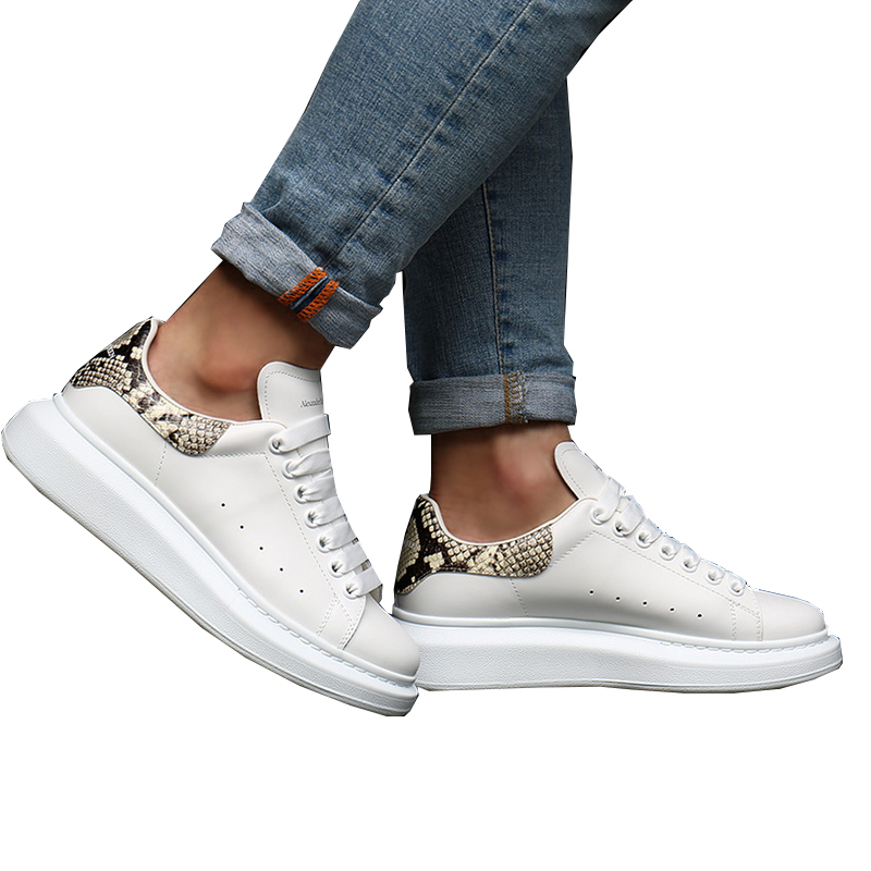 Sizing (W) Alexander McQueen Oversized Sneaker 'Putih Python Alami' 553770-WHWKC-9306