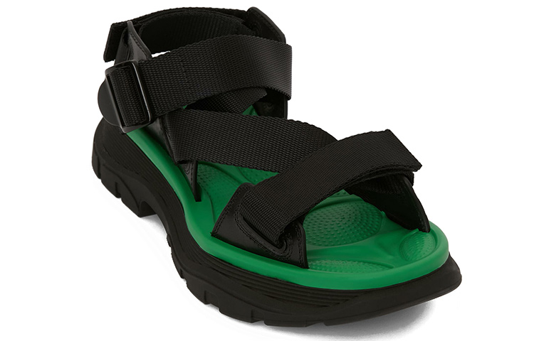 Lookbook (W) Alexander McQueen Sandal 'Hitam Hijau Kasual Fashion' 667285W4R511395