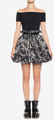 (W) 亚历山大·麦昆 SS21 黑色露肩弹力针织上衣毛衣. 585234-Q1AF1-1000 Lookbook (W) 亚历山大·麦昆 SS21 黑色露肩弹力针织上衣毛衣. 585234-Q1AF1-1000