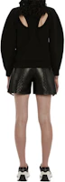 Shop (W) Alexander McQueen SS22 黑色純色露肩設計長袖上衣 685567QLAA81000