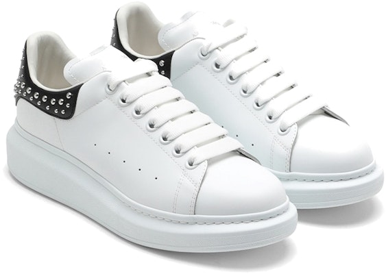 (W) Sneakers Alexander McQueen Studded 'Putih Hitam' Oversized 666406WHTQQ9089 Order (W) Sneakers Alexander McQueen Studded 'Putih Hitam' Oversized 666406WHTQQ9089