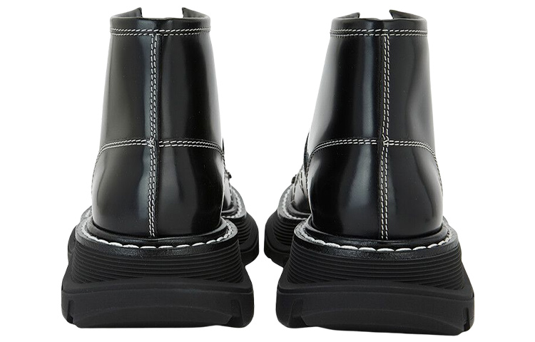 Purchase (W) Alexander McQueen Tread Lace-Up Boots 'Hitam' 604253WHZ811090