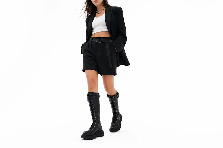 (W) Alexander McQueen Sepatu Boots Tread Lace Up 'Hitam Perak' 595466-WHZ81-1081 Order (W) Alexander McQueen Sepatu Boots Tread Lace Up 'Hitam Perak' 595466-WHZ81-1081
