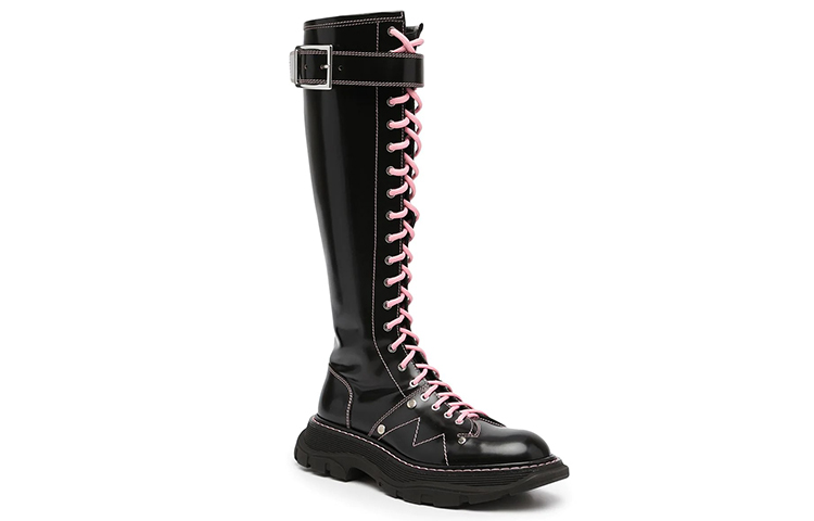 Lookbook (W) Alexander McQueen Tread Lace Up Boot 'Hitam Pastel Pink' 595466-WHZ88-1336