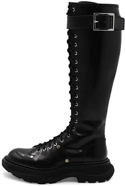 (W) Alexander McQueen Sepatu Boots Tread Lace Up 'Hitam Perak' 595466-WHZ81-1081 Lookbook (W) Alexander McQueen Sepatu Boots Tread Lace Up 'Hitam Perak' 595466-WHZ81-1081