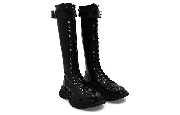 Shop (W) Alexander McQueen Sepatu Boots Tread Lace Up 'Hitam Perak' 595466-WHZ81-1081