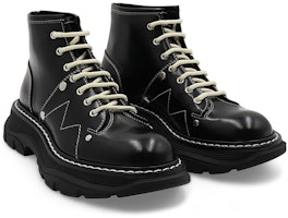 亞歷山大·麥昆 Tread 亮澤小牛皮厚底高筒綁帶短靴 女款 黑色 Shop 亞歷山大·麥昆 Tread 亮澤小牛皮厚底高筒綁帶短靴 女款 黑色