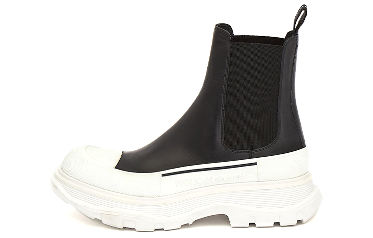 (Women) Alexander McQueen Tread Slick Boot 'Black' 635714-WHZ61-1071