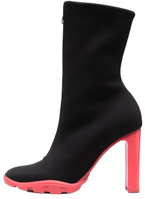 Alexander McQueen亞歷山大麥昆 Tread 舒適休閒 短筒靴 女款 黑粉色 Buy Alexander McQueen亞歷山大麥昆 Tread 舒適休閒 短筒靴 女款 黑粉色