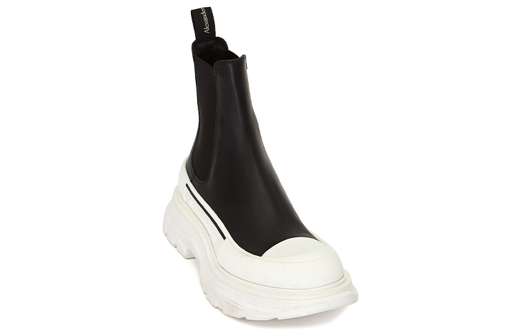 Shop Alexander McQueen Tread Slick 橡膠輪胎面切爾西長筒靴 女款 黑色