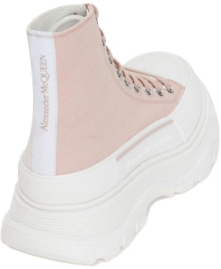 亞歷山大·麥昆 (Alexander McQueen) 短筒 帆布 系帶封口 Tread Slick 女款 粉白 馬丁靴 Shop 亞歷山大·麥昆 (Alexander McQueen) 短筒 帆布 系帶封口 Tread Slick 女款 粉白 馬丁靴