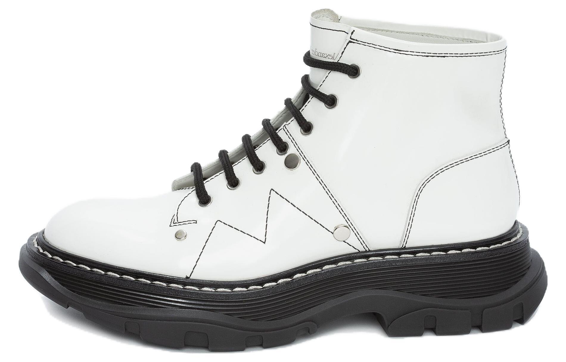 Buy (W) Alexander McQueen Tread Slick Boot 'Gading Hitam' 595469WHQSG9089