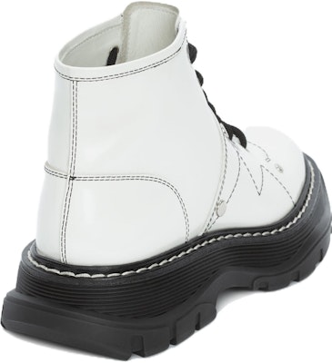 (W) Alexander McQueen Tread Slick Boot 'Gading Hitam' 595469WHQSG9089 Lookbook (W) Alexander McQueen Tread Slick Boot 'Gading Hitam' 595469WHQSG9089