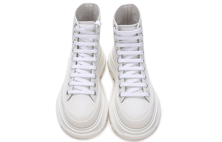 Shop (W) 亚历山大·麦昆 Tread Slick 银白色靴子 633900-WHZ62-9071